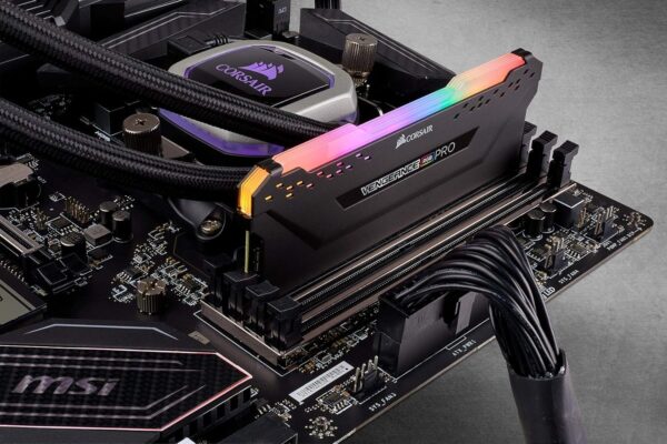 Corsair Vengeance PRO RGB Module 16GB (1 x 16GB) DDR4 3600 (PC4-28800) C18 1.35V, Optimized AMD Ryzen - Black