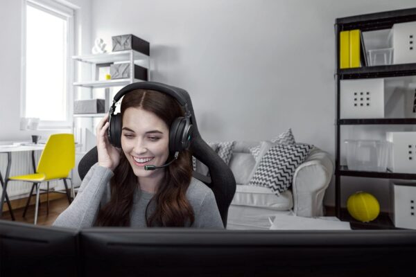 Corsair VIRTUOSO RGB WIRELESS XT High-Fidelity Gaming Headset met Spatial Audio (Dual-Wireless Aansluitingen, PC, Mac, PS5, Xbox Series X|S, Nintendo Switch en Mobiele...