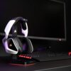 Corsair VOID ELITE draadloze gamingheadset (7.1 virtueel surroundgeluid, 2,4 GHz draadloos, met pc, PS4-compatibiliteit) - wit & Corsair St100 RGB Premium-headsetstandaard met...