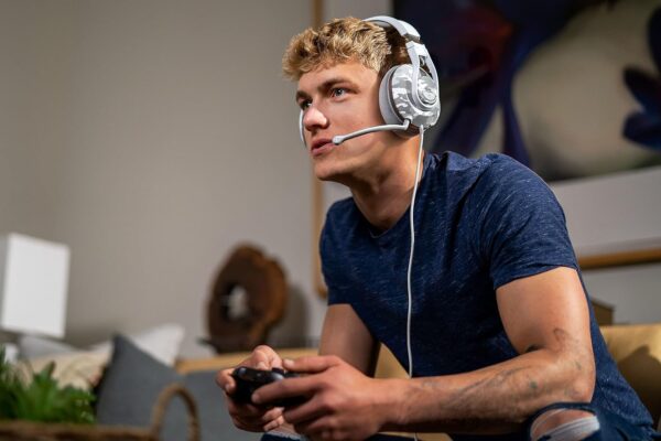 Turtle Beach Bekabelde Recon 500 Arctic Camo gamingheadset voor meerdere platforms - PS5, PS4, pc, Xbox-serie X|S, Xbox One en Nintendo Switch